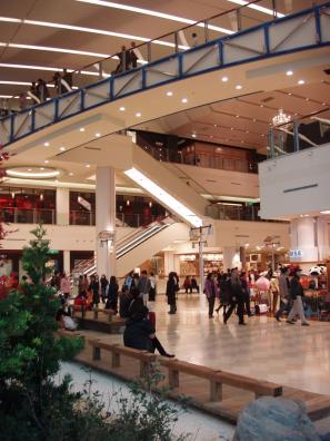 [問卦] 現在在台北東區要怎麼打發時間?